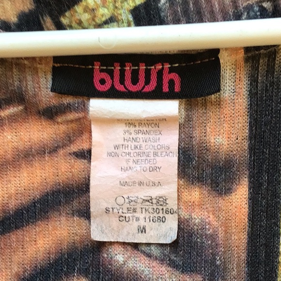 ‘Blush’ Ribbed Design Intriguing Tunic - Picture 6 of 6